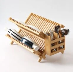 Merkloos Decopatent® Afdruiprek Voor Afwas - Bamboe - Hout - Inklapbaar Afdruiprek - Afwasrekje Inclusief Bestekhouder - Afwas Druiprek -HG Sales 1200x1190 3