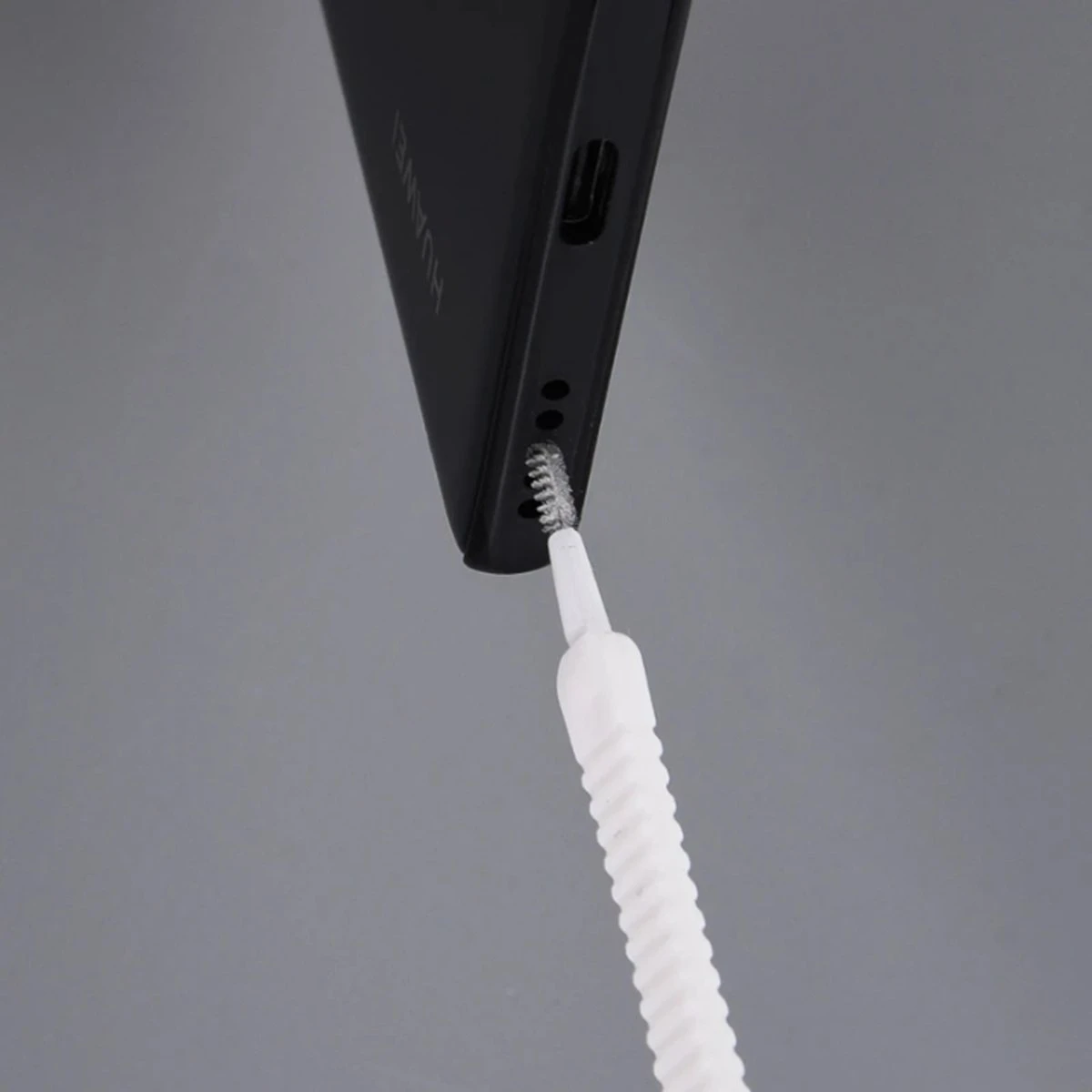 Merkloos Complete Schoonmaak Set Laadpoort Stofverwijderaar Geschikt Voor Apple Iphone Pro En Airpods - Dust Cover Cleaning Kit – Oplaadpoort Schoonmaken – Stofkapje Anti Stof Plug Schoonmaakset Tips 4 Merkloos Complete Schoonmaak Set Laadpoort Stofverwijderaar Geschikt Voor Apple Iphone Pro En Airpods - Dust Cover Cleaning Kit – Oplaadpoort Schoonmaken – Stofkapje Anti Stof Plug Schoonmaakset Tips - Afbeelding 4